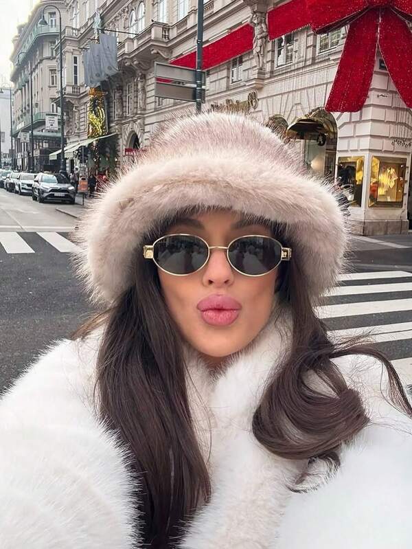 Sombrero de cubo de piel sintética de moda con degradado de invierno, sombrero de cubo de lujo de piel de zorro grueso y cálido para mujer.