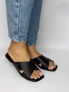 Women's Flat Sandal With Crossed Detail And Modern Style - 黑色 - 查看 5
