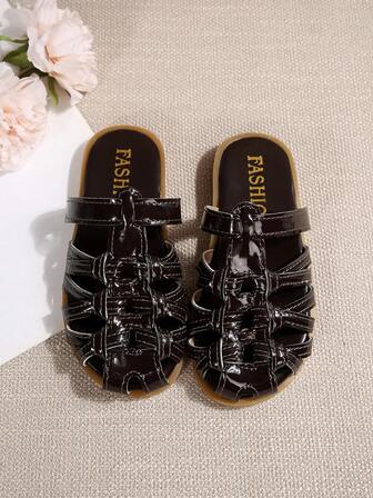 Children Fashion Outdoor Sandals Summer Square Toe Flat Shoes One-Strap Sandals New Style Girls Shoes Stylish Beach Slippers