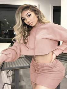 Conjunto de dos piezas de sudadera con capucha y falda corta con cordón, informal y sexy, de tejido elástico medio, con mangas de pierna ancha. - Rosa vieja - Ver 2