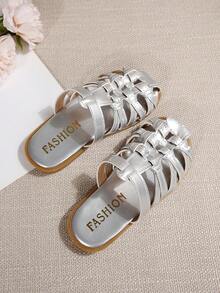 Children Fashion Outdoor Sandals Summer Square Toe Flat Shoes Strap Sandals New Style Girls Shoes Stylish Beach Slippers