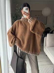 Pulôver feminino chique com gola alta e detalhe contrastante, manga comprida, canelado, solto, comprimento regular com leve elasticidade - Castanho - Ver 1