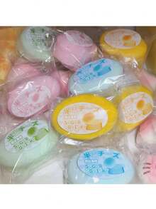 双色猫咪抱枕，慢回弹挤压玩具，糖果软陶材质，舒缓压力，办公桌玩具，派对礼品，收藏级新奇食品 - 彩色 - 查看 8