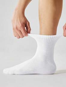 2/6/10 Pairs Men's Solid Color Short Sports Socks, Simple Black And White Style, Ultra-Thin Breathable Summer Basketball Socks, Non-Slip And Durable, Fall