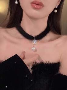 1pc Burgundy Dark Gothic Lace Velvet Strap Choker Necklace, Minimalist Lace Tie Collar Necklace, Halloween Neck Accessory