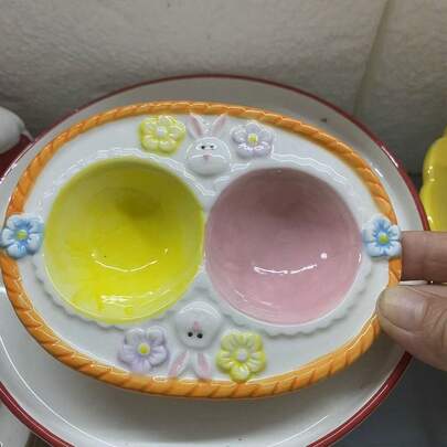 1pc Ceramic Vintage Rabbit Egg Tray, Kitchen Decor For Holiday, Breakfast Decoration, Desktop Ornament, Cute Rabbit Design With Floral Border, Suitable For Easter, Christmas, Halloween, Unique Style