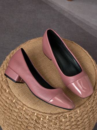 Bombas de tacón con punta cuadrada de color rosa con contraste naranja, adecuadas para vacaciones, viajes, compras, exteriores, marrón retro casual, versátiles de color azul marino y elegantes bailarinas negras