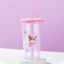Miniso 4件套三丽鸥卡通人物系列塑料吸管杯。容量高达520毫升（17.58盎司），采用塑料材质。杯身印有经典卡通人物图案（4种设计）。 - 彩色 - 查看 7