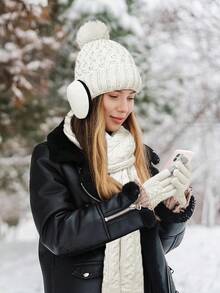 URATOT Women Winter Beanie Hat Scarf Gloves Ear Warmer 4 In 1 Set Beanie Pompom Hat Touchscreen Gloves Long Scarf Ear Warmer - 白色 - 查看 6