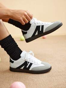 أحذية رياضية كاجوال منخفضة الكعب للطالبات في فصل الخريف، أحذية تزلج لينة مربوطة بالسير، ألوان عصرية مكتلة، خفيفة الوزن ومريحة بمقاسات كبيرة - رمادي - مشاهدة 5