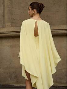 Women's Short Dress With Asymmetrical Sleeves And Capes - 淺黃色 - 查看 4