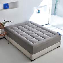 豪华便携式日式榻榻米床垫，可折叠 - 柔软舒适，透气性佳，100% 低过敏性，加厚榻榻米床垫，适合旅行、露营、卧室和客房 - 全尺寸，四季皆宜！万圣节、圣诞节、新年及日常使用的绝佳礼物 - 灰色 - 查看 2