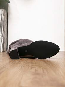 Botas altas hasta la rodilla con tacón apilado para mujer de otoño/invierno, botas de montar con tacón grueso y punta puntiaguda versátiles, botas de tobillo con tacón alto delgado y ajuste minimalista