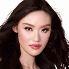 Charlotte Tilbury Cheek To Chic 雙色腮紅 #Ecstasy 8g/0.28oz | 雙色腮紅，打造自然紅潤光澤 | 可疊加且易暈染 | 柔和亮澤妝效 | 輕盈持久 | 適合所有膚色 | 經典 Pillow Talk 色號 | 增添微妙光澤，打造清新妝容 | 適合日常妝容與特殊場合 - 狂喜 - 查看 2