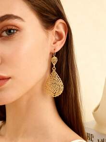 1 Pair Hollow Teardrop Shaped Gold-Tone Metal Pendant Earrings, Fashionable, Versatile, Suitable For Daily Wear, Parties, Vacations, Work, Ceremonies And Festivals Valentine's Day Accessories - Earrings 1 - View 4