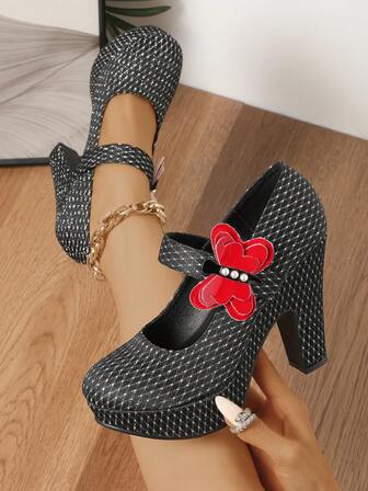 2024新款秋季红色格子圆头粗跟防水厚底玛丽珍鞋，娇小女性高跟鞋