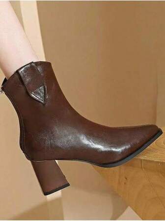 2025 Höstens nya spetsiga tå, grova klackar, korta stövlar för kvinnor, högklackade stövlar i plusstorlek, smala Chelsea-stövlar