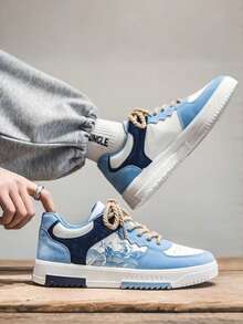 Zapatillas deportivas transpirables para hombre, diseño estampado, zapatillas deportivas con cordones, zapatillas deportivas de skate para hombre con diseño patchwork en bloques de color, zapatillas deportivas para hombre, diseño en bloques de color, calzado informal de moda de inspiración retro. - azul claro - Ver 5