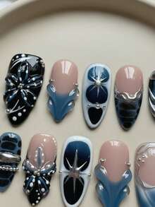 Nail Makeover - 10片秋冬中長杏仁形手工穿戴式美甲片，藍色漸層圓點法式美甲，飾有手繪花朵與水滴形銀色3D浮雕、鏈條、仿珍珠及銀色珠飾3D裝飾，可拆卸且可重複使用（含美甲膠與美甲搓棒）- 美白哥德風優雅可愛聖誕美甲 - 藍色 - 查看 4