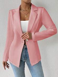 This Is A Women's Blazer. It Features A Notched Lapel, A Single Decorative Button At The Front, And Long Sleeves. It Has A Tailored Fit That Accentuates The Waist. It Can Be Paired With A White Top And Jeans, And Accessorized With Layered Gold Necklaces For A Stylish Look. - 粉色 - 查看 3
