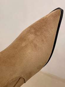 Botas altas de tacón de aguja y tacón de gatito con punta arrugada, estilo estilizante, para mujer, de unicolor, elegantes, con hebilla, para fiesta, oficina y exterior, nueva colección Otoño/Invierno 2025 - Caqui - Ver 8