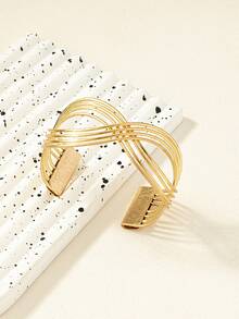 1pc Fashionable 2025 New Hollow Bracelet For Women, Suitable For Party, Daily Wear, Wedding, Valentine's Day Gift