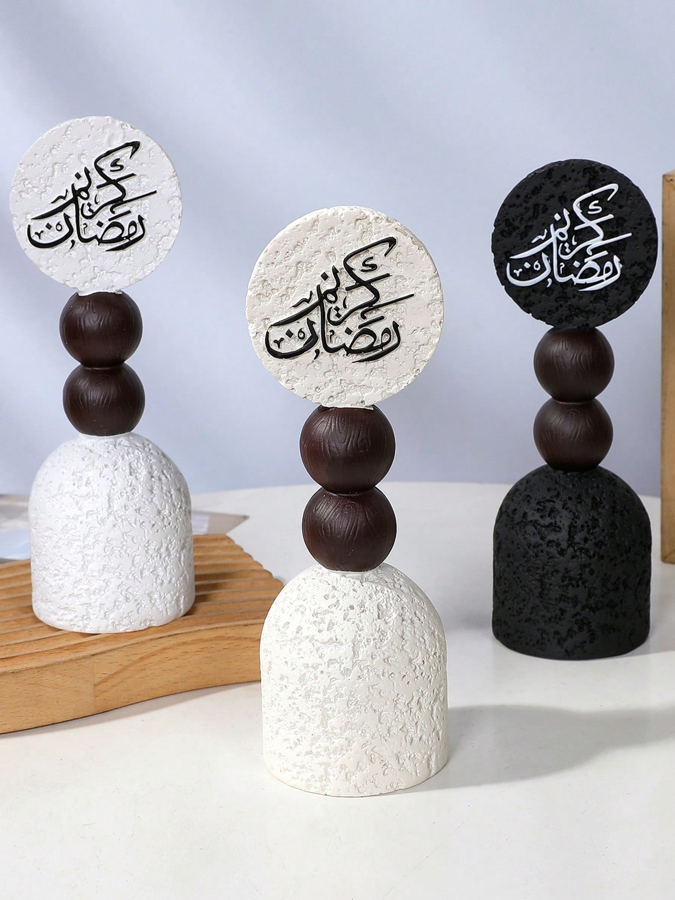 قطعة واحدة من ديكور رمضان الهندسي الرائع على الطرا...