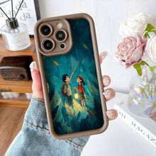 Cubierta de telefono con diseño de bosque mágico y personajes exploradores color azul oscuro para iPhone 14 Pro Max estuche protector con ilustracion de aventura en la naturaleza ideal para amantes de la fantasia y viajes - Blanco - Ver 5