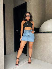 saia Jeans feminino alça poliamida  short saia casual com bolso com brilho - Lavagem Média - Visão 3