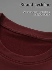 两件套女士保暖内衣套装，采用温暖柔软的抓绒面料，适合日常休闲、健身、滑雪、打底穿着，是女士秋冬季保暖的理想选择。 - 酒紅色 - 查看 3