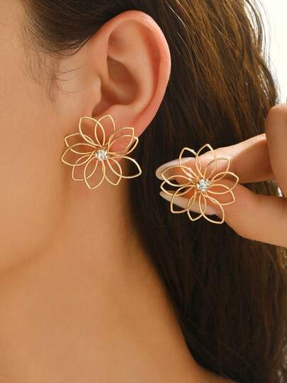 1 Pair Minimalist French Style Rhinestone Hollow Flower Stud Earrings, Versatile For Women's Daily And Party Wear