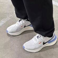 Nike Women's AIR ZOOM STRUCTURE 25 Minimalist Breathable Lace-Up Athletic Sneakers - White/Blue - View 2