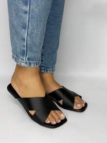 Women's Flat Sandal With Crossed Detail And Modern Style - 黑色 - 查看 6