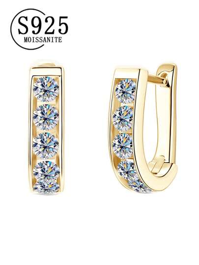 Ett par runda moissanitörhängen i 925 silver pläterade med 14 karat guld. Moderna, enkla, individuella, eleganta och snygga. Mångsidiga silverörhängen med tofsar och hög kvalitet för män och kvinnor. Lämpliga för daglig dejting, danser, banketter, bröllop och sammankomster, och lämpliga för alla hjärtans dag, Thanksgiving, karneval, mors dag, jul och semestrar.