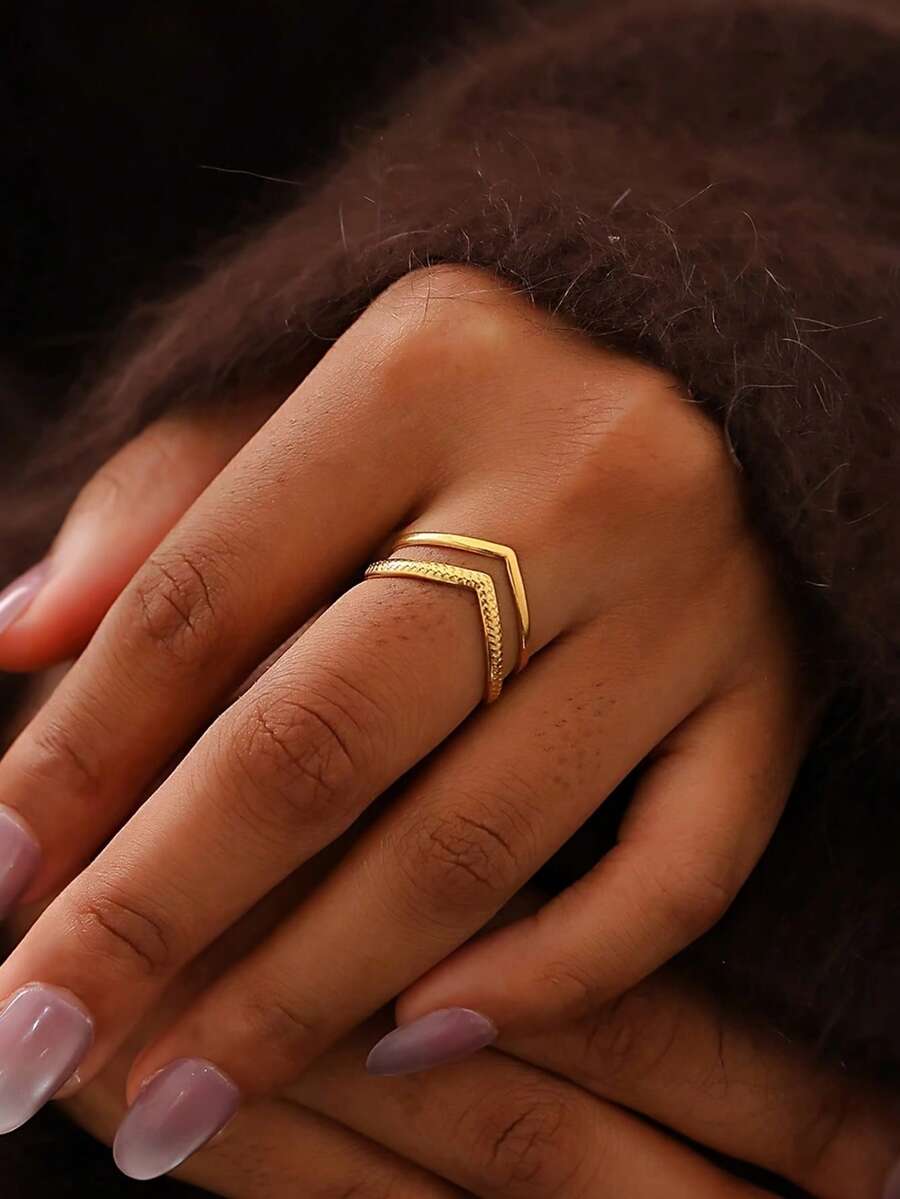 1 pièce Bague double couche à design en V, bijou de luxe simple et élégant, cadeau pour femmes. Bague ouverte réglable convenant pour le port quotidien, les vacances, les fêtes et les occasions festives. Accessoire de fête, bijou de vacances, bijou minimaliste, accessoire à la mode, élégant, festival - Doré - Voir 1