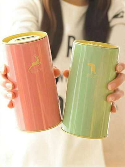 Este cofrinho redondo de folha de flandres com estampas de animais multicoloridas (como gazelas, elefantes, golfinhos, etc.) também pode ser usado como porta-canetas e é adequado para estudantes, temporada de volta às aulas, temporada de formatura e mesas de escritório.