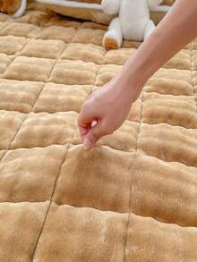 1pc Gray Quilted Mattress Pad, Soft Taffeta Plush Dark Gray Mattress Protector Cover, Minimalist Style Mattress Topper, 4-Corner Elastic Strap Design, Suitable For Spring Mattress, Foldable For Storage, Easy Care, All Season Use - Camel - View 9