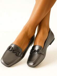 Women's Square Toe Loafer With Chain Detail, Comfortable Casual Style - Gris Oscuro - Ver 2