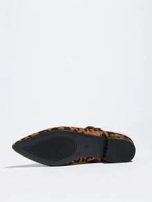 أحذية ماري جين نسائية ذات كعب متوسط مريحة للخارج، دافئة، مطبوعة بنمط نمر، ذات رأس مدبب وحزام إبزيم، كعب سميك، طراز جديد للشتاء