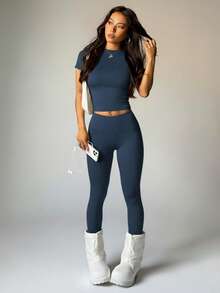 Women Casual Solid Color High Elastic Short Sleeve T-Shirt And High Waist Legging Sports Suit Gym Set Workout Women Set Women Leggings Set - Màu xanh hải quân - Xem 1