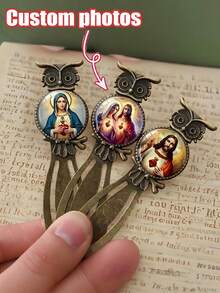 Marcapáginas personalizado con fotos, accesorios de libro con diseño vintage inspirado en el Sagrado Corazón de la pareja, marcos de fotos para decoración de estantería, decoración de libros, decoración religiosa, decoración del hogar, decoración romántica, estética atemporal, detalles hechos a mano, materiales premium, decoración sentimental, marcapáginas decorativos, estilistas del hogar, amantes de los libros - Multicolor - Ver 4