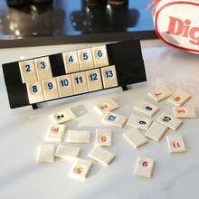 一套便携式麻将游戏套装，含旅行袋 - 经典四人家庭娱乐，标准阿拉伯数字，适合休闲聚会和数学益智游戏，是理想的万圣节和圣诞节礼物 - 彩色 - 查看 10