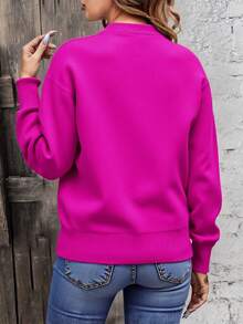 Cárdigan corto para mujer, con diseño clásico de botones frontales y manga larga, ideal para lograr combinaciones elegantes y casuales en cualquier temporada. Prenda versátil y cómoda para usar en reuniones, oficina o salidas diarias, perfecta para complementar tu estilo y resaltar tu personalidad. Fácil de combinar con jeans, faldas o pantalones, brindando un toque moderno y sofisticado a tu guardarropa. - Rosa Fucsia - Ver 2