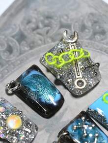 10Pcs Premium Handmade Short Duckbill Press On Nails, Christmas Theme, Iridescent Blue Design, Sparkling Glitter, 3D Charms Decor, Holiday Gatherings Summer Easter - 彩色 - 查看 3