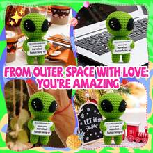 1pc Alien Hand-Woven Plush Doll Ornaments With Encouraging Words Can Be Given As Small Gifts To Friends And Family. Lovely Plush Doll Gift Design And Encouraging Words Are Very Warm And Sweet! These Lovely Dolls Will Always Be Your Friends, And They Will Make You Feel Relaxed And Happy!
