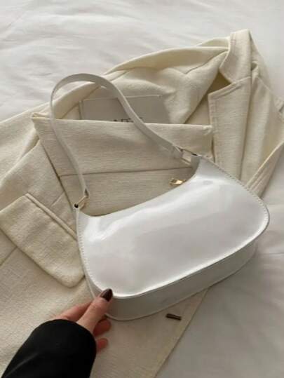 Bolsa Baguete de Verniz Elegância Retrô  de Ombro Brilhante