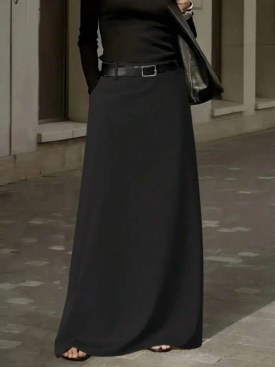 Fashionable Black Long Knit A-Line Skirt With Pockets, Medium Stretch Fabric