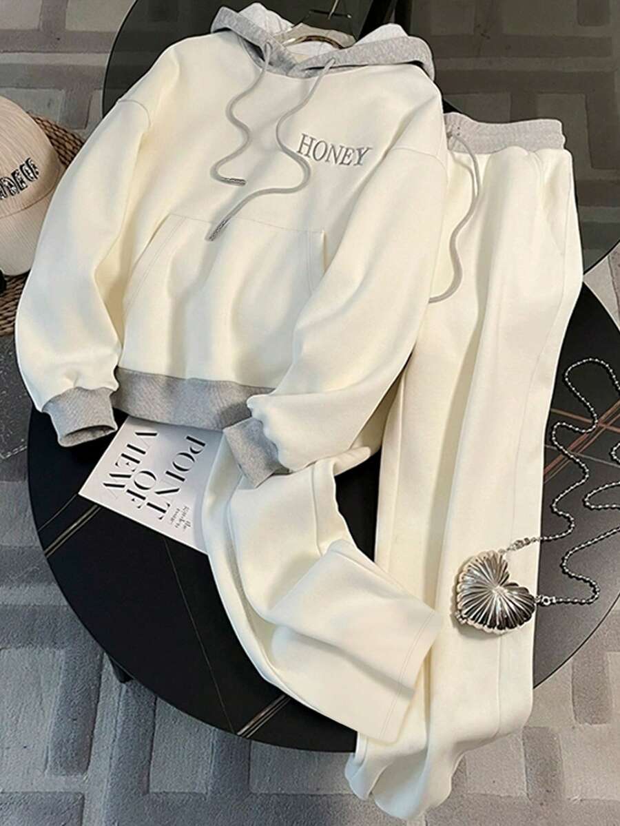 大码女装新款时尚休闲舒适灰白拼接撞色蜂蜜刺绣弹力腰两件套，纯色设计，适合秋冬季休闲、居家、日常、户外、通勤穿着。 - 白色 - 查看 1