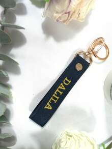 1 Stück personalisierter großer Ring Schlüsselanhänger - Individualisierte Schlüsselanhänger - Handschlaufen Schlüsselanhänger - Taschendekoration - Autohaken - Geschenke für sie - Mode Schlüsselanhänger - Weihnachtsgeschenke, nur Schriftzeichen, Sonderzeichen können nicht individualisiert werden, Multifunktional, Dekorativ, Wiederverwendbar, Exquisit, Stilvoll, Hochwertig, Farbig, Modern, Individuell, Personalisiert, Einzigartig, Wohndekoration, Wohndekoration, Warme Atmosphäre, Herbstliche Wohnungsauffrischung, Wohnharmonie