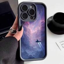 Cubierta de teléfono con borde protector color negro con estampado de nave espacial en galaxia púrpura y azul para uso diario y viajes - Negro - Ver 2